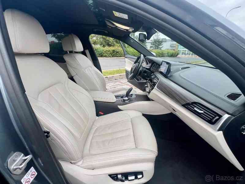 BMW Řada 5 4,4 550i 2017 M / xDrive 4x4 - foto 6