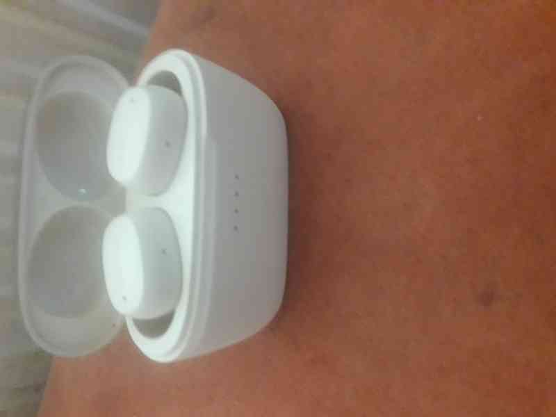 Prodam bezdrátový sluchátka znacka SOLIX