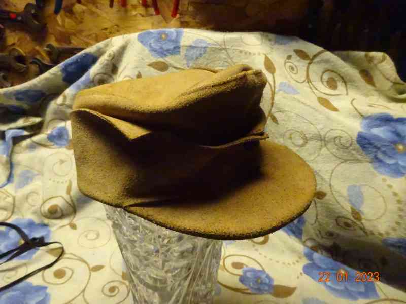 Kožená čapka - foto 3