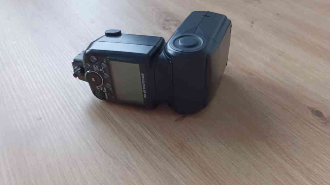 Nikon D90 + příslušenství - foto 5
