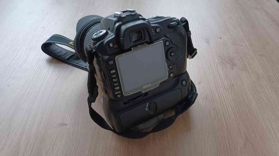 Nikon D90 + příslušenství - foto 2