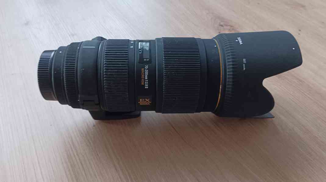 Nikon D90 + příslušenství - foto 7