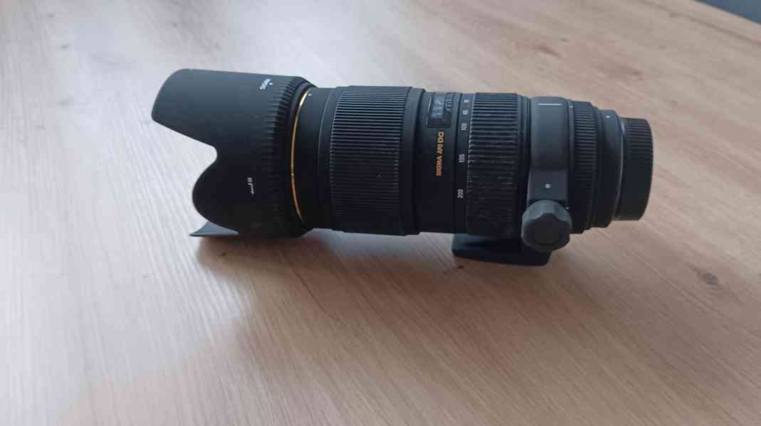 Nikon D90 + příslušenství - foto 8