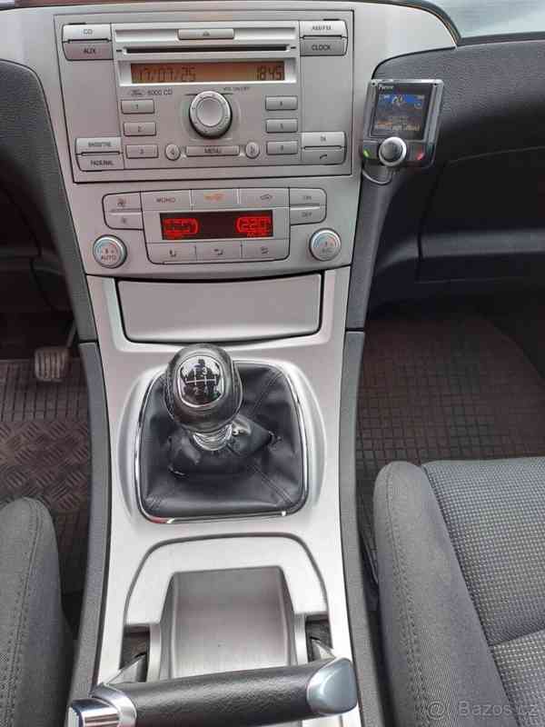 Ford S-MAX TDCi 103 kW, manuál, orig. bez - foto 16