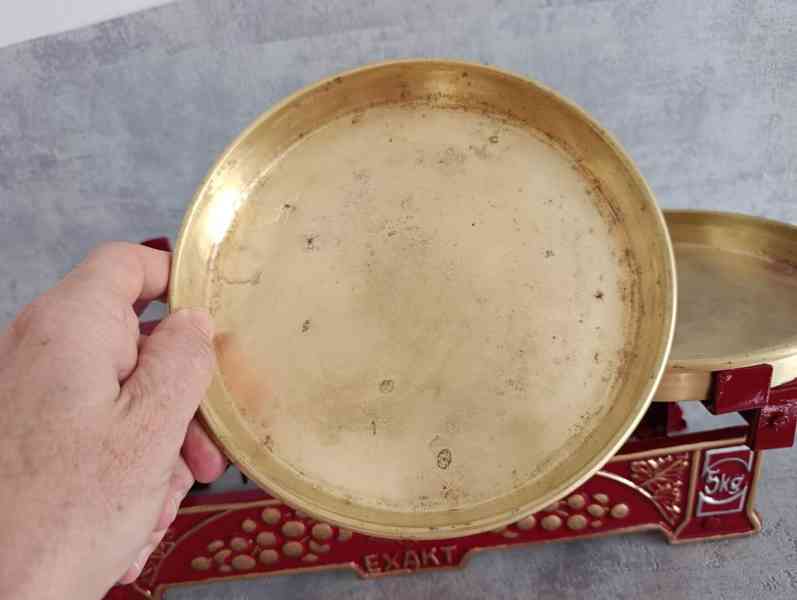 Staré váhy po renovaci, vinná réva, dekorace  - foto 12