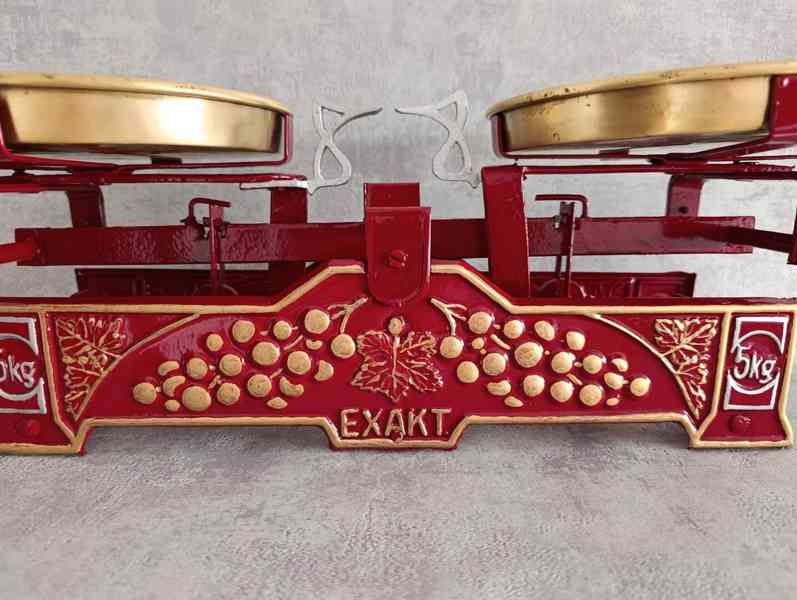 Staré váhy po renovaci, vinná réva, dekorace  - foto 10