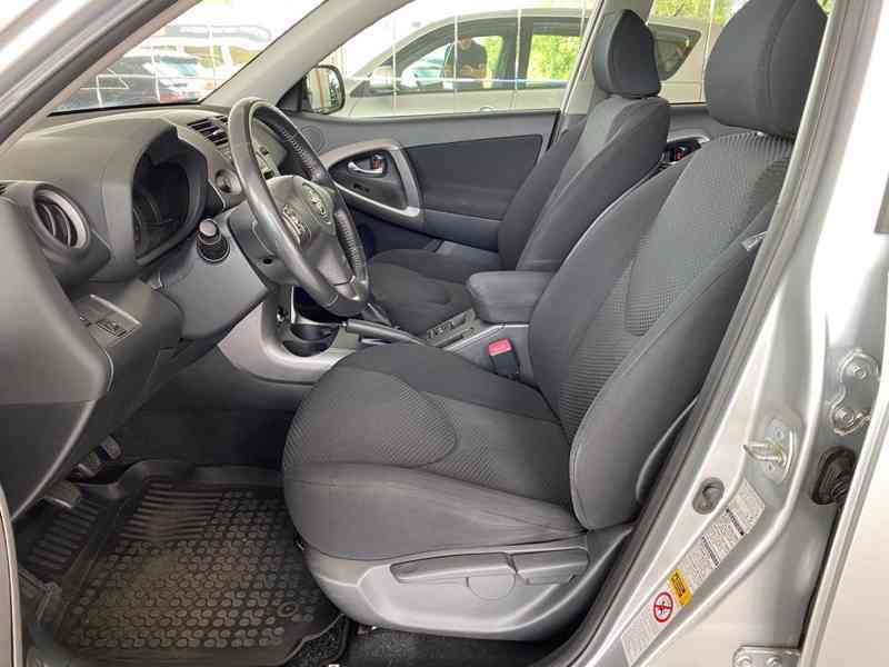 Toyota RAV 4 2.0 VVT-i Sol 4x4 benzín 112kw - foto 8