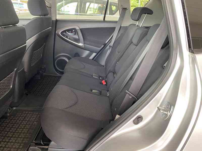 Toyota RAV 4 2.0 VVT-i Sol 4x4 benzín 112kw - foto 9