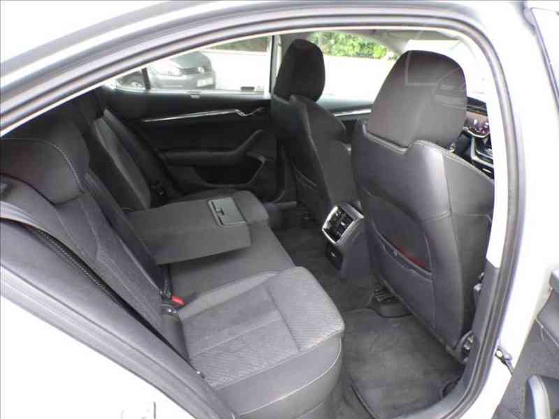 Škoda Octavia 2,0 TDI STYLE,ODPOČET DPH! - foto 12