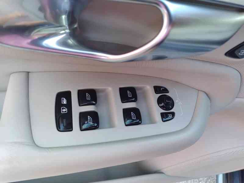 VOLVO XC90 D5 AWD INSCRIPTION 2.0 D - foto 44
