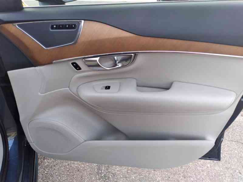 VOLVO XC90 D5 AWD INSCRIPTION 2.0 D - foto 47