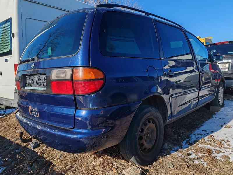 Prodám VW Sharan 1.9Tdi na náhradní díly - foto 5