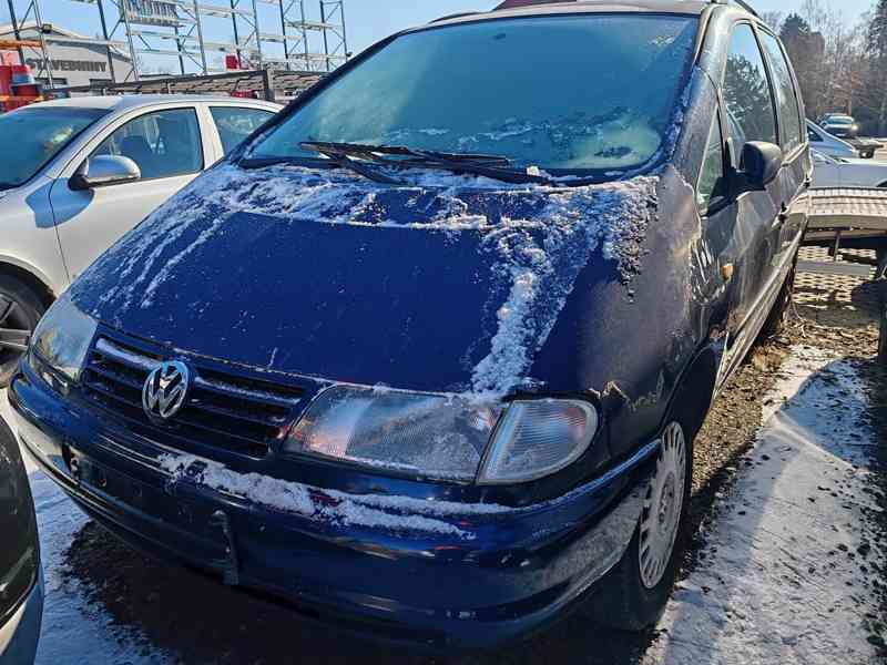 Prodám VW Sharan 1.9Tdi na náhradní díly - foto 1