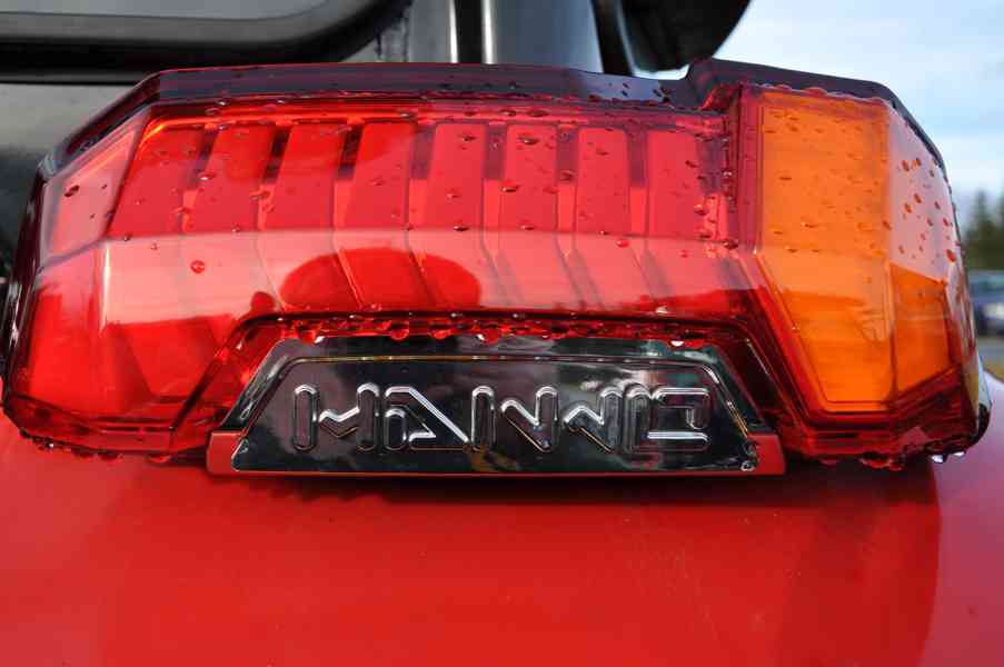 Traktor HANWO HWE 704 C, STAGE V, 4 válcový motor Víčko - foto 7