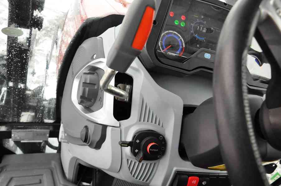 Traktor HANWO HWE 704C. Traktor 75 koni 56kW. - foto 8