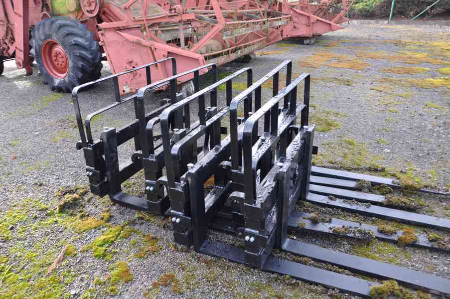 Traktor HANWO HWE 704 C, STAGE V, 4 válcový motor Víčko - foto 13