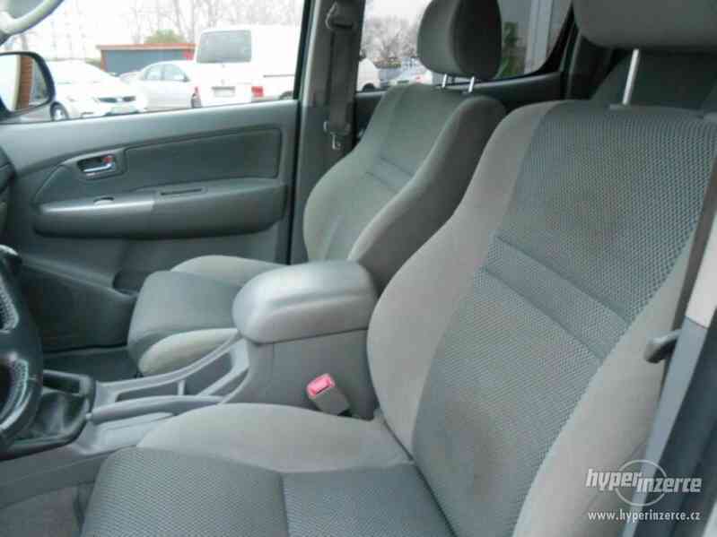 Toyota HiLux 4x4 Double Cab Life 3,0 nafta 126kw - foto 6
