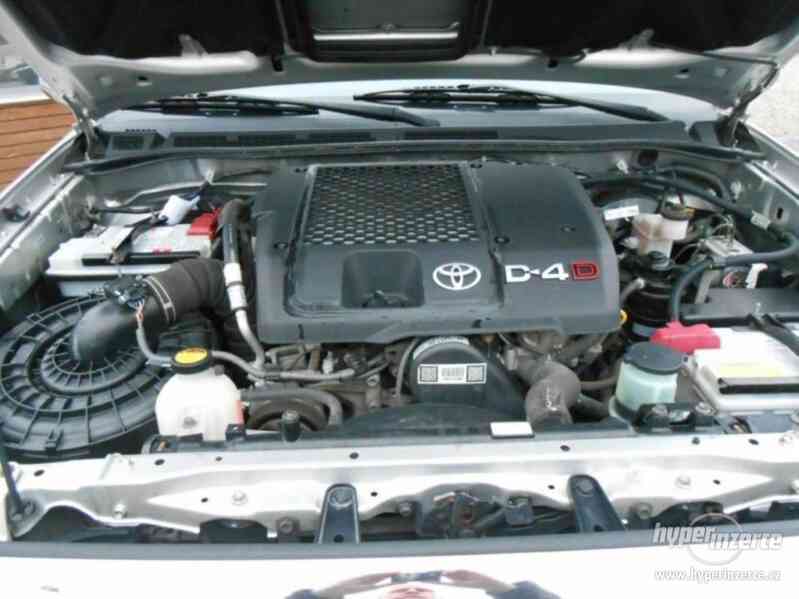 Toyota HiLux 4x4 Double Cab Life 3,0 nafta 126kw - foto 12