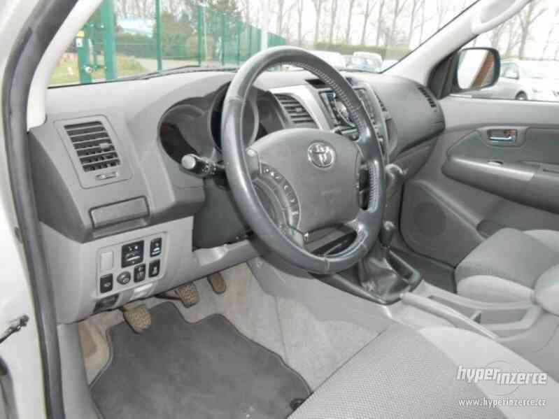 Toyota HiLux 4x4 Double Cab Life 3,0 nafta 126kw - foto 14
