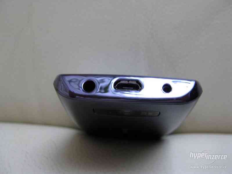 Nokia ASHA 305 - atrapa mobilního telefonu z r.2012 - foto 5