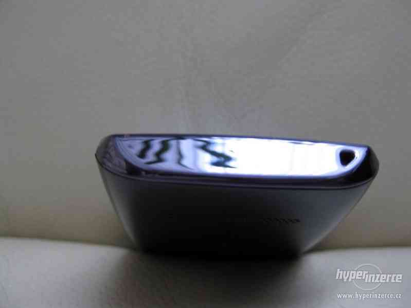 Nokia ASHA 305 - atrapa mobilního telefonu z r.2012 - foto 6