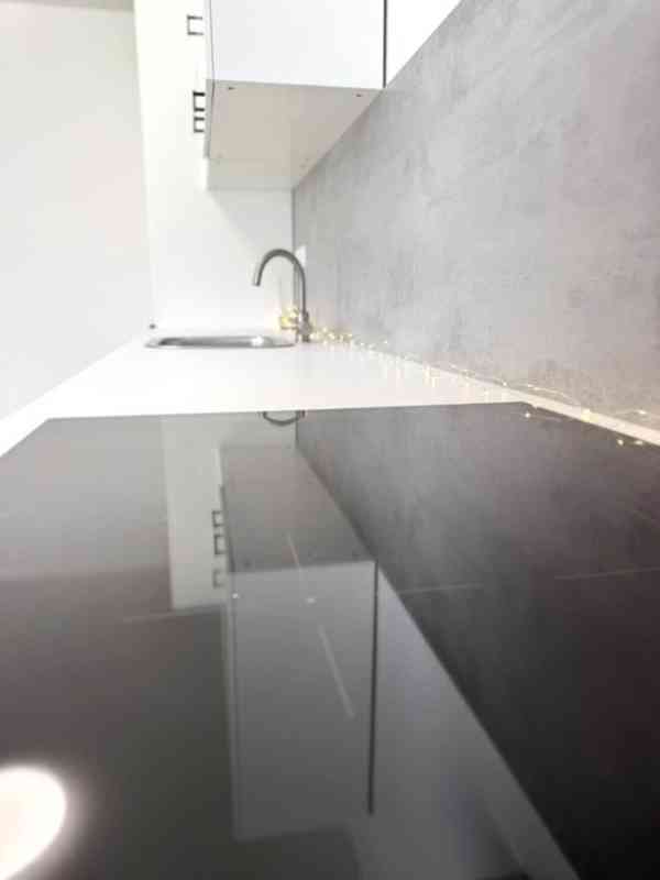 PRONÁJEM NOVĚ VYBUDOVANÉHO BYTU 2+KK, ROSTĚNICE - foto 12