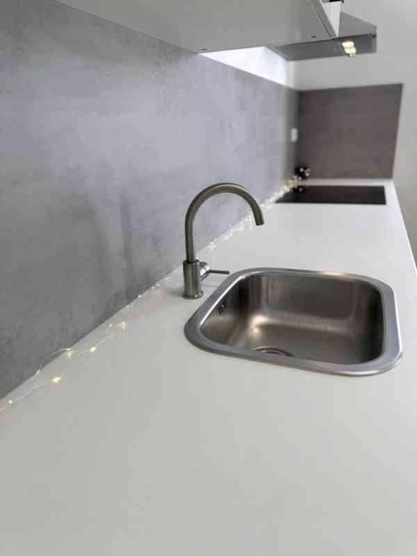 PRONÁJEM NOVĚ VYBUDOVANÉHO BYTU 2+KK, ROSTĚNICE - foto 11