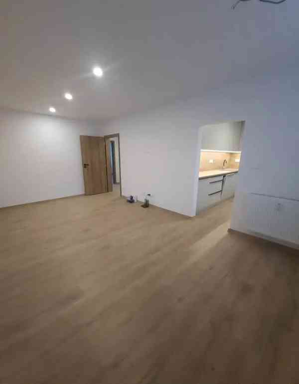 Pronájem bytu 2+kk 57 m² - foto 4