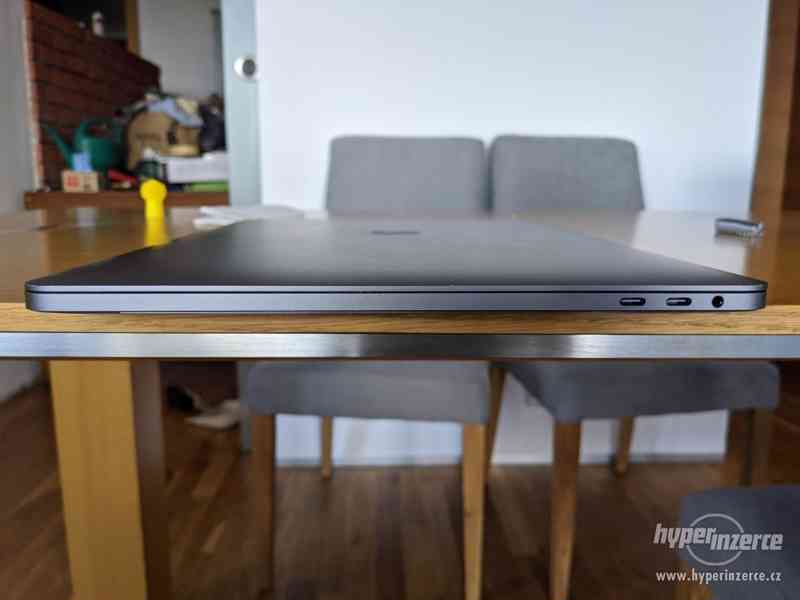 MacBook Pro 15" late 2017 i7, 16GB RAM, 1TB SSD - foto 4