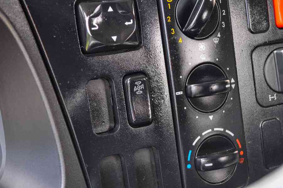 MERCEDES ATEGO 1224 HÁKOVÝ NOSIČ KONTEJNERŮ HYDRAULICKÁ RUKA - foto 49