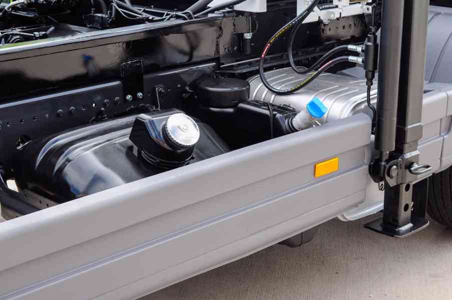 MERCEDES ATEGO 1224 HÁKOVÝ NOSIČ KONTEJNERŮ HYDRAULICKÁ RUKA - foto 15