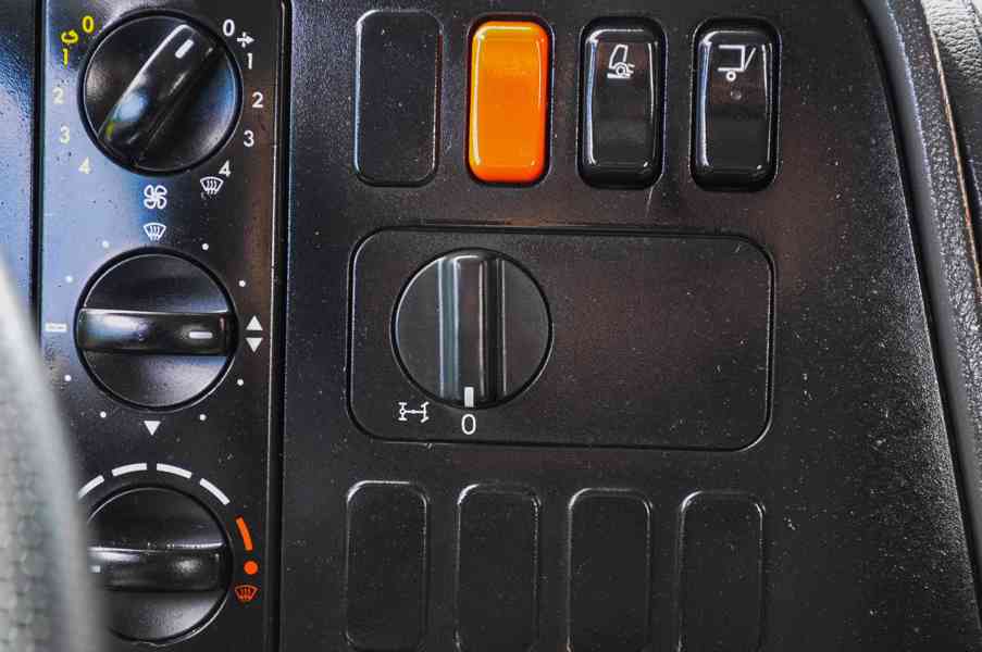 MERCEDES ATEGO 1224 HÁKOVÝ NOSIČ KONTEJNERŮ HYDRAULICKÁ RUKA - foto 50