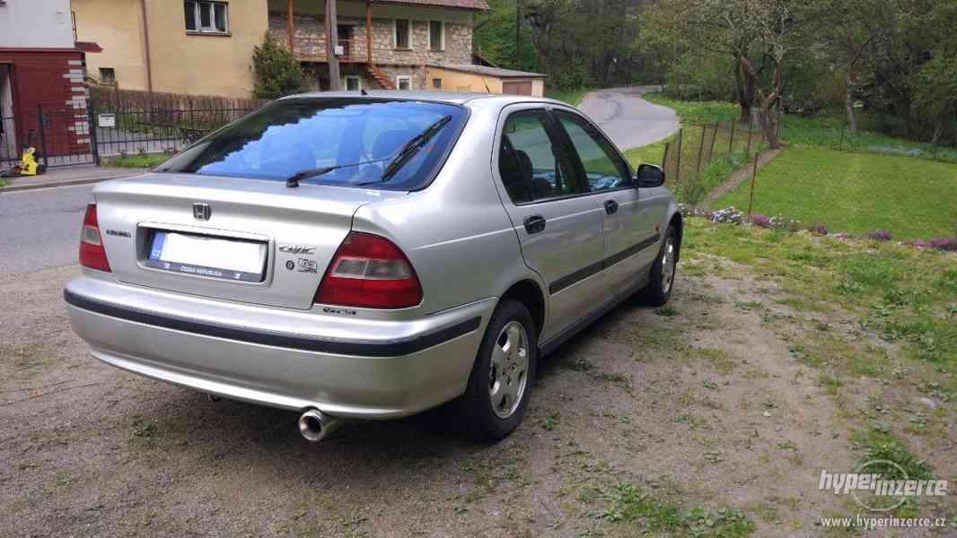 Honda Civic 1.5 V-TEC-e - foto 8