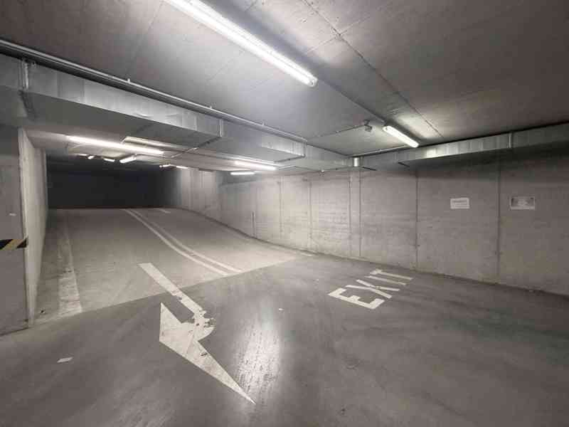 PRODEJ GARÁŽOVÉHO STÁNÍ V CENTU BRNA U HLAVNÍHO NÁDRAŽÍ - foto 7