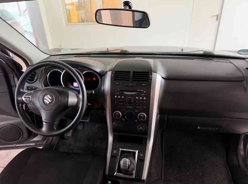 Suzuki Grand Vitara 1.6i 4X4 benzín 78kw - foto 18