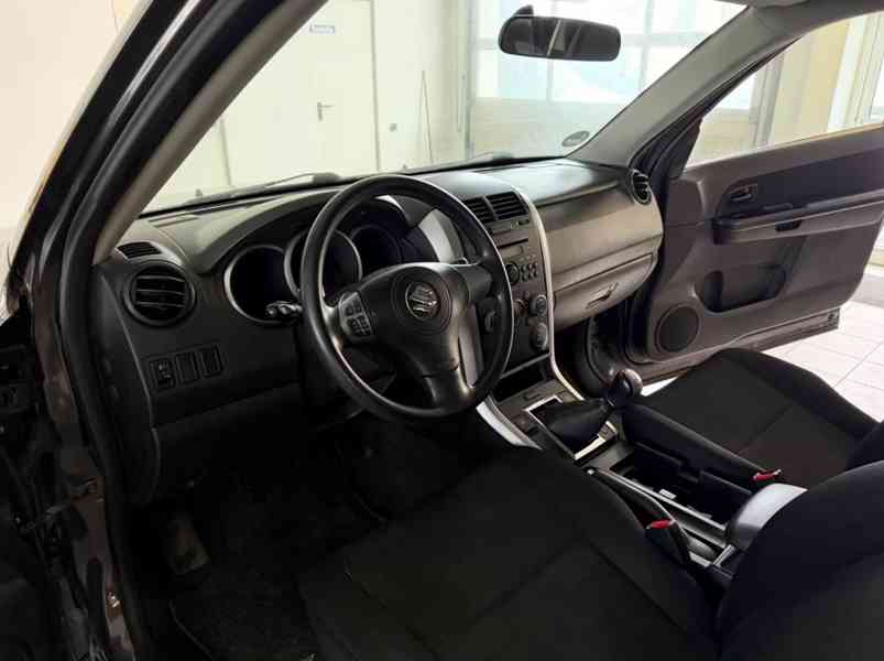 Suzuki Grand Vitara 1.6i 4X4 benzín 78kw - foto 4