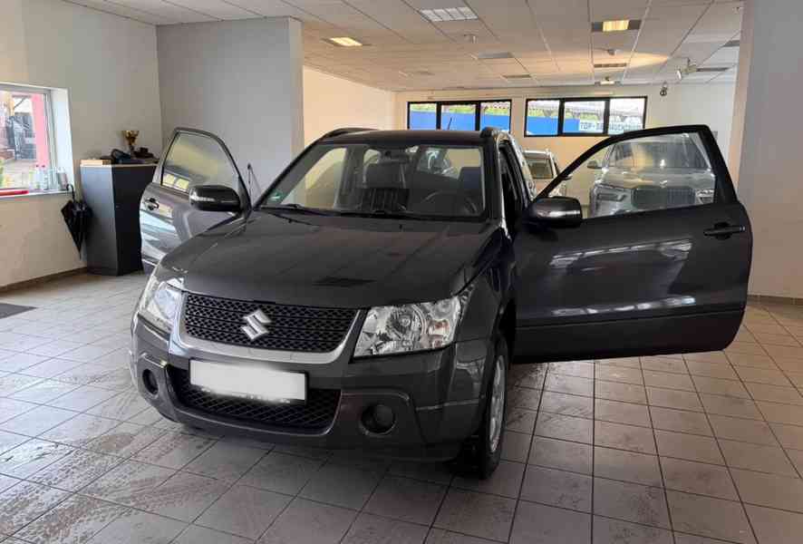 Suzuki Grand Vitara 1.6i 4X4 benzín 78kw - foto 11
