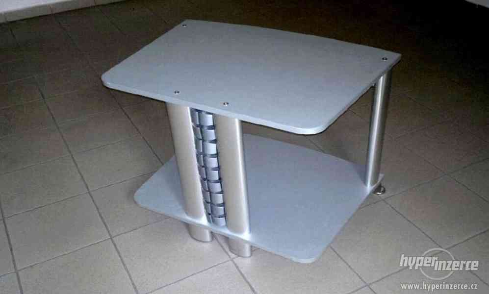 Víceúčelový stolek v perfektním stavu - foto 5