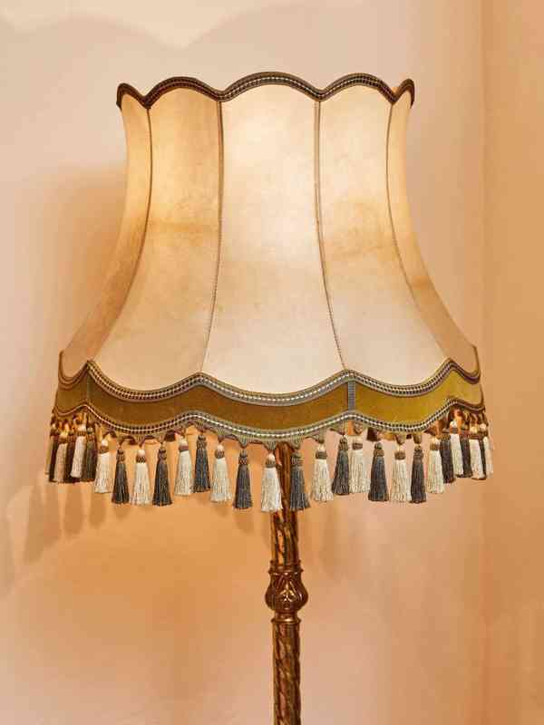 Starožitná stojací lampa s látkovým stínidlem - foto 12