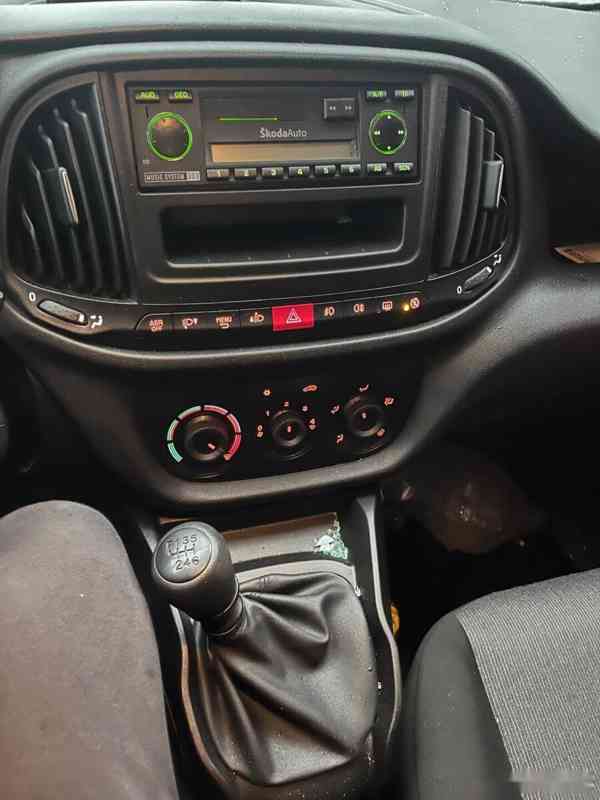 Fiat doblo Long 1,6 JTD 77kw ROK 2023 jen 8000km - foto 9