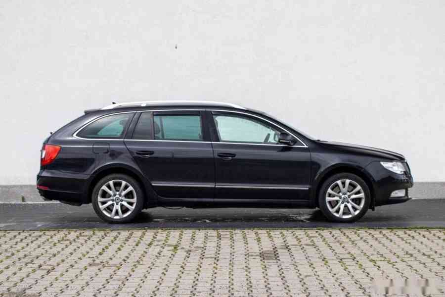 Škoda Superb Combi 3.6 FSI V6 4x4 Elegance DSG - foto 5