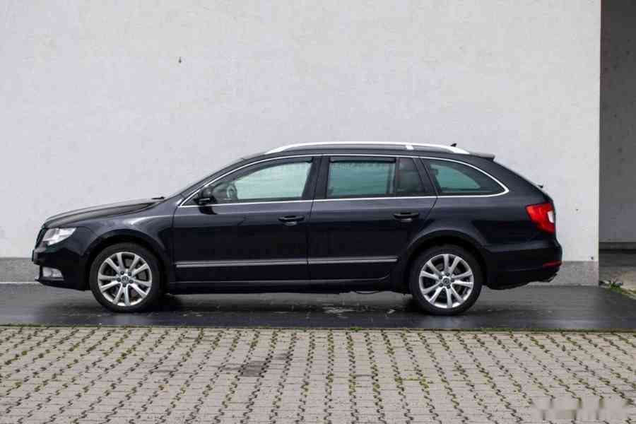 Škoda Superb Combi 3.6 FSI V6 4x4 Elegance DSG - foto 9