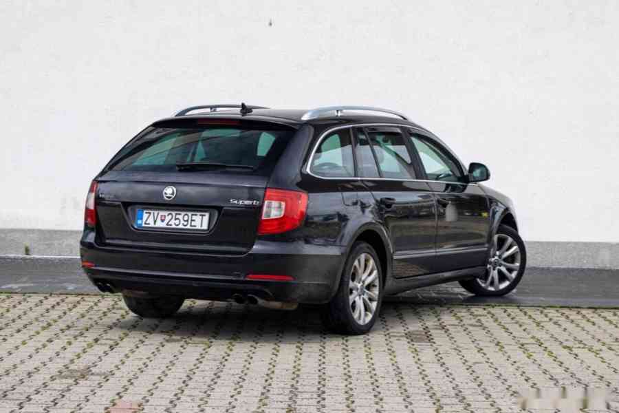 Škoda Superb Combi 3.6 FSI V6 4x4 Elegance DSG - foto 7