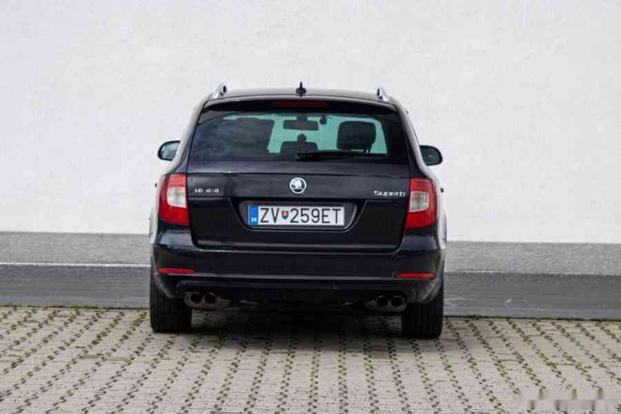 Škoda Superb Combi 3.6 FSI V6 4x4 Elegance DSG - foto 6