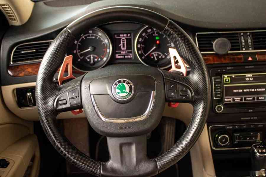 Škoda Superb Combi 3.6 FSI V6 4x4 Elegance DSG - foto 14