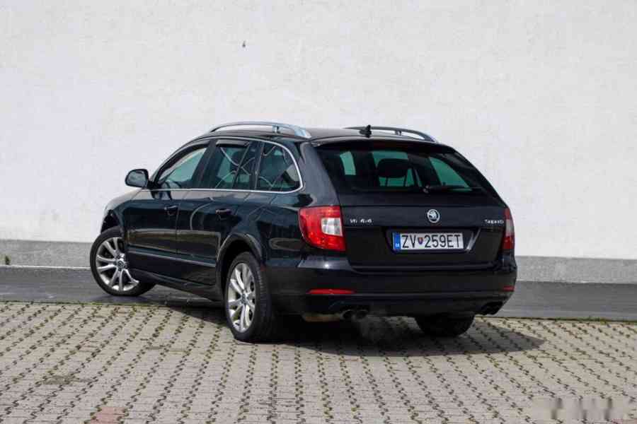 Škoda Superb Combi 3.6 FSI V6 4x4 Elegance DSG - foto 4