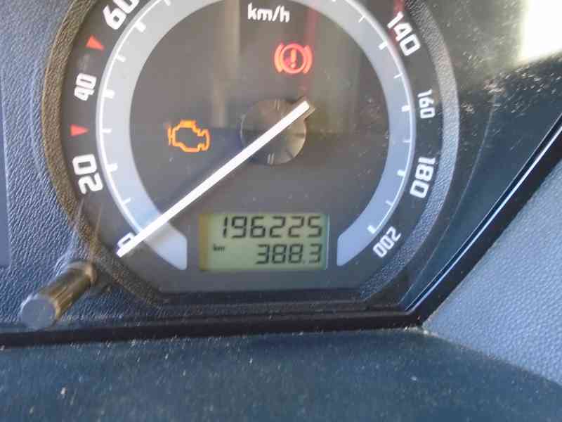 Škoda Fabia Combi 1.2 HTP 47kW klima 196tis garážované 2005 - foto 18
