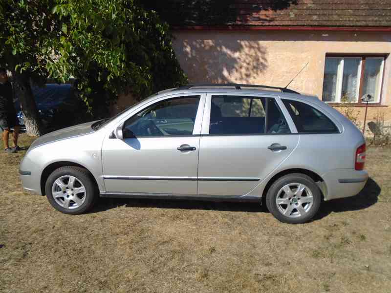 Škoda Fabia Combi 1.2 HTP 47kW klima 196tis garážované 2005 - foto 4