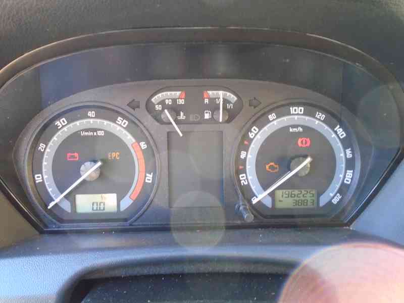 Škoda Fabia Combi 1.2 HTP 47kW klima 196tis garážované 2005 - foto 17