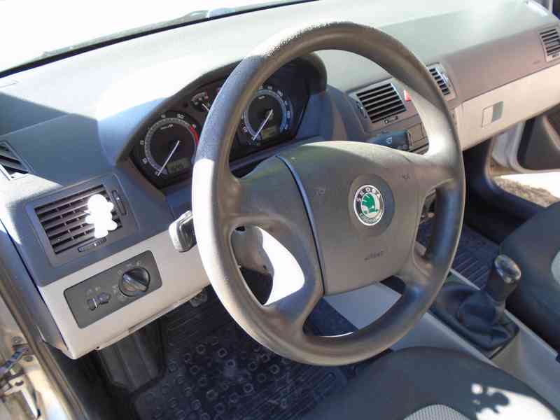 Škoda Fabia Combi 1.2 HTP 47kW klima 196tis garážované 2005 - foto 11